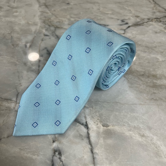 MICHAEL KORS 100% Silk Tie - Picture 11 of 11